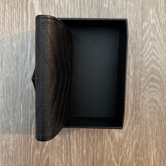 Saint Laurent YSL Monogram Small Flap Wallet in Grained Leather - Picture 15 of 16